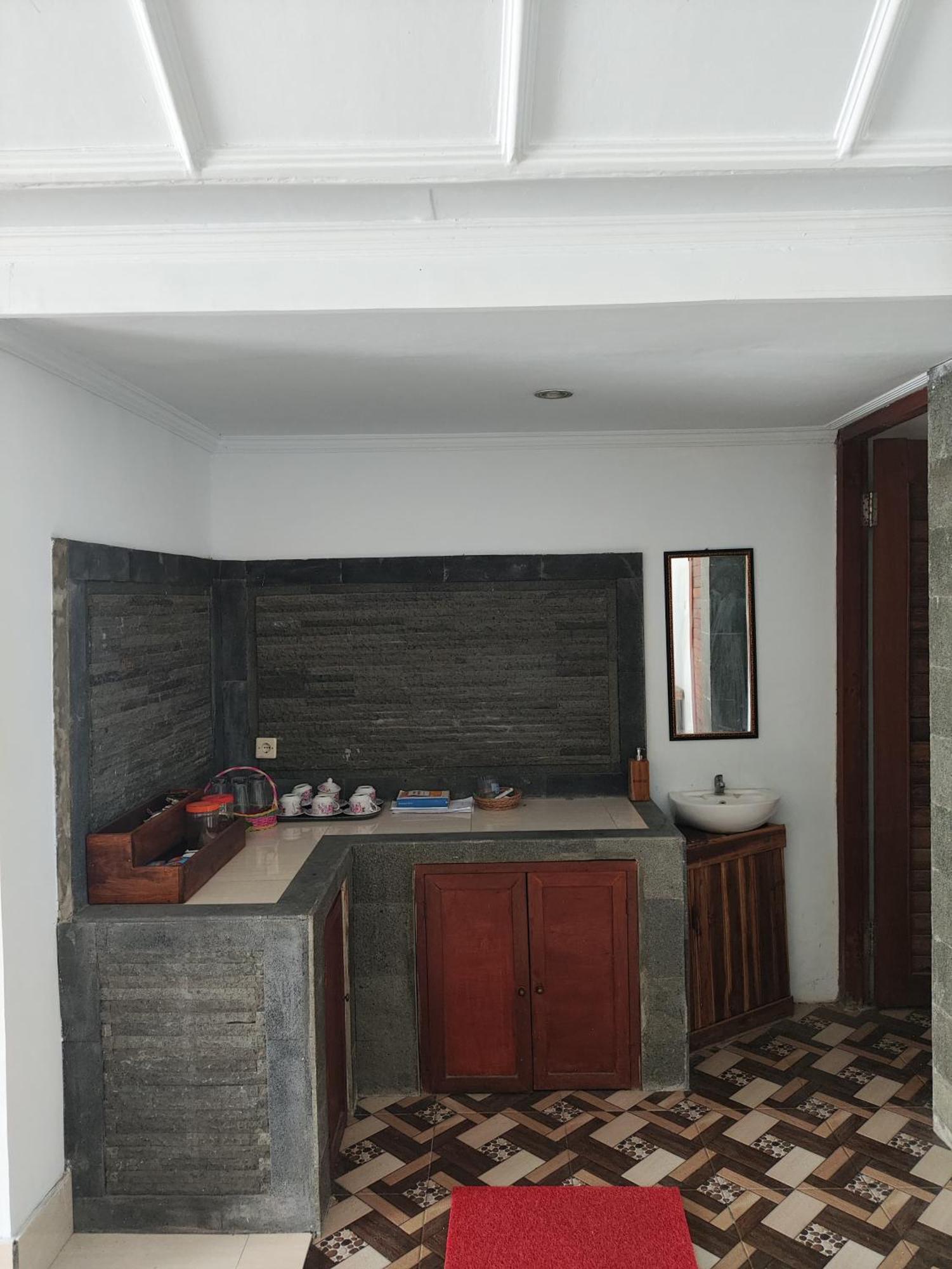 Ega S Hostel Batununggul エクステリア 写真