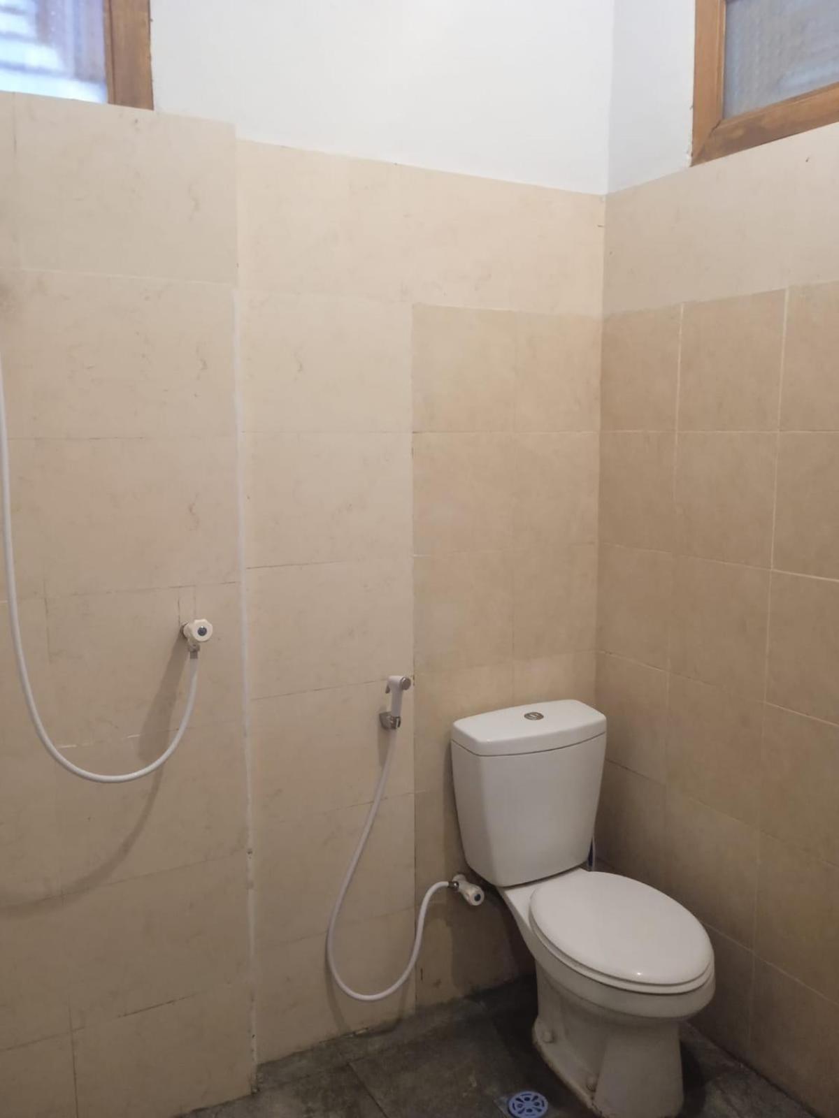 Ega S Hostel Batununggul エクステリア 写真