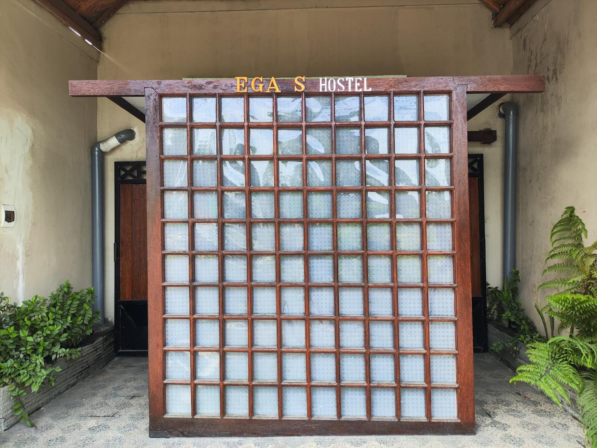 Ega S Hostel Batununggul エクステリア 写真