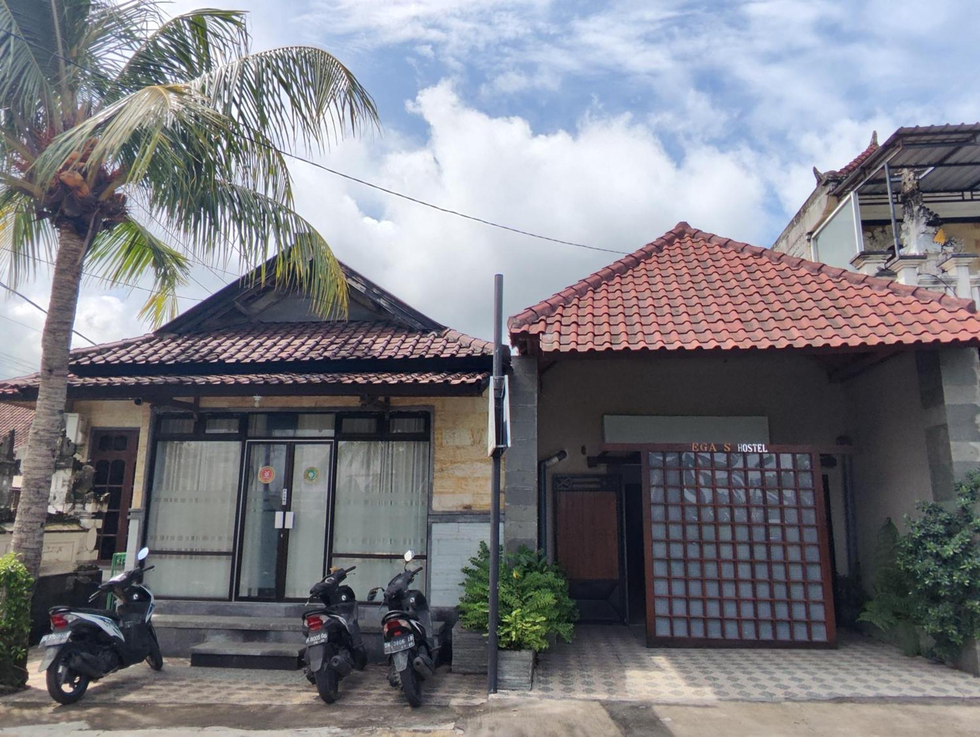 Ega S Hostel Batununggul エクステリア 写真