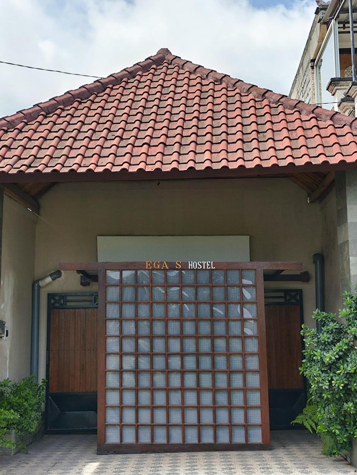 Ega S Hostel Batununggul エクステリア 写真