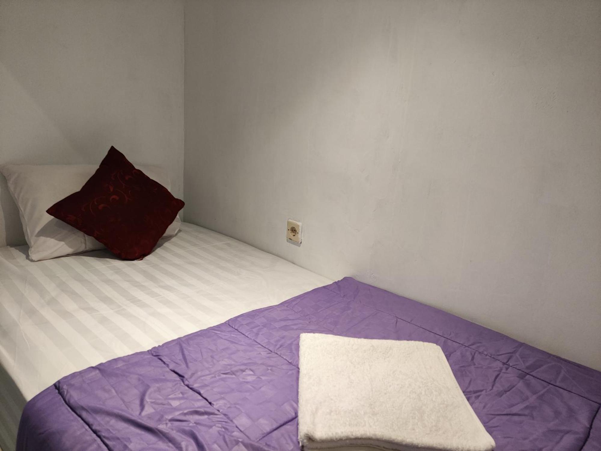 Ega S Hostel Batununggul エクステリア 写真